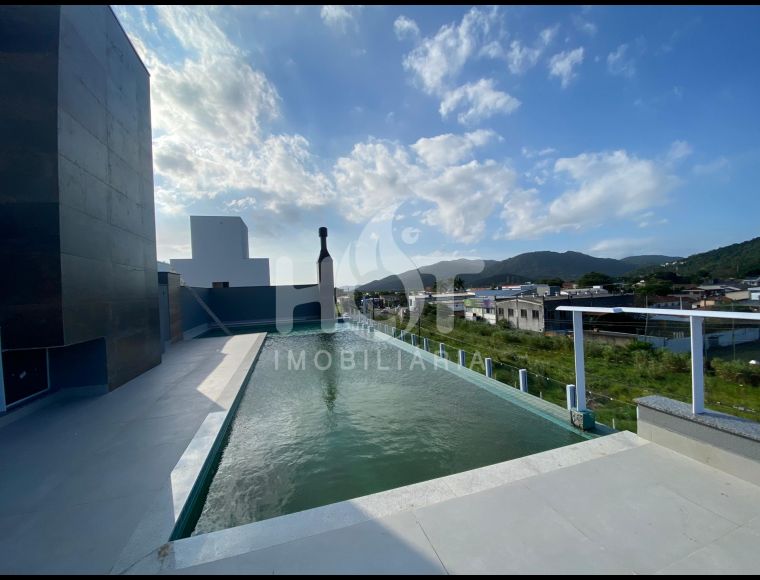 Apartamento no Bairro Campeche em Florianópolis com 3 Dormitórios (1 suíte) e 115.16 m² - 427471