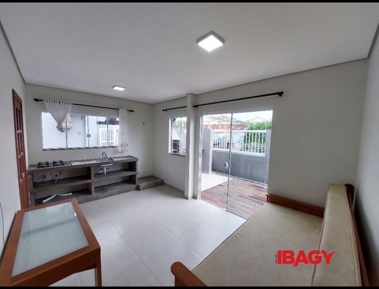 Apartamento no Bairro Campeche em Florianópolis com 1 Dormitórios e 40 m² - 115940