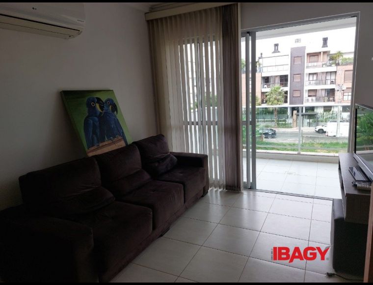 Apartamento no Bairro Campeche em Florianópolis com 2 Dormitórios (1 suíte) - 123665