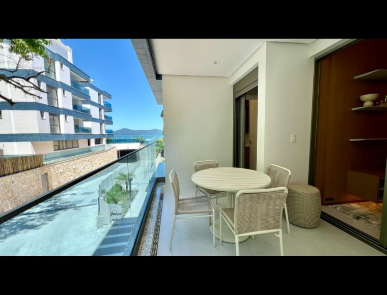 Apartamento no Bairro Canajurê em Florianópolis com 3 Dormitórios (3 suítes) e 126 m² - AP2698