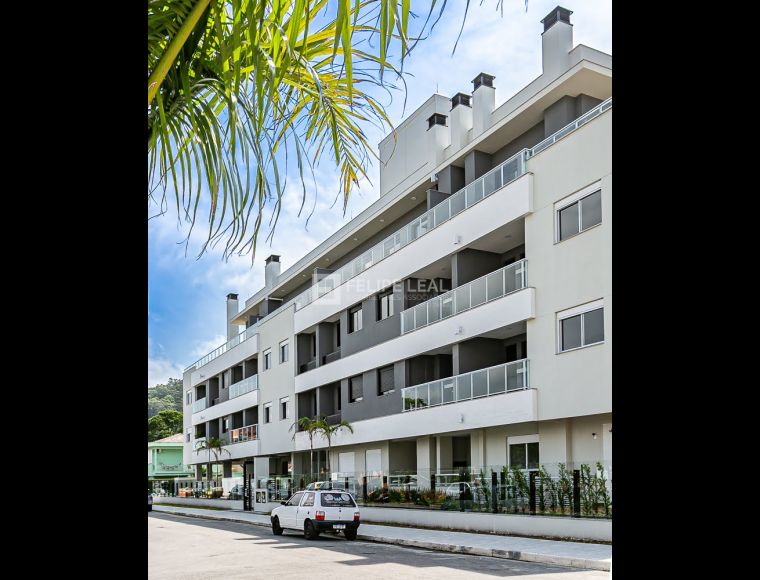 Apartamento no Bairro Canasvieiras em Florianópolis com 2 Dormitórios (1 suíte) e 106 m² - 4306