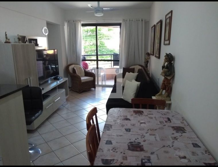 Apartamento no Bairro Canasvieiras em Florianópolis com 2 Dormitórios (1 suíte) e 67 m² - 3885