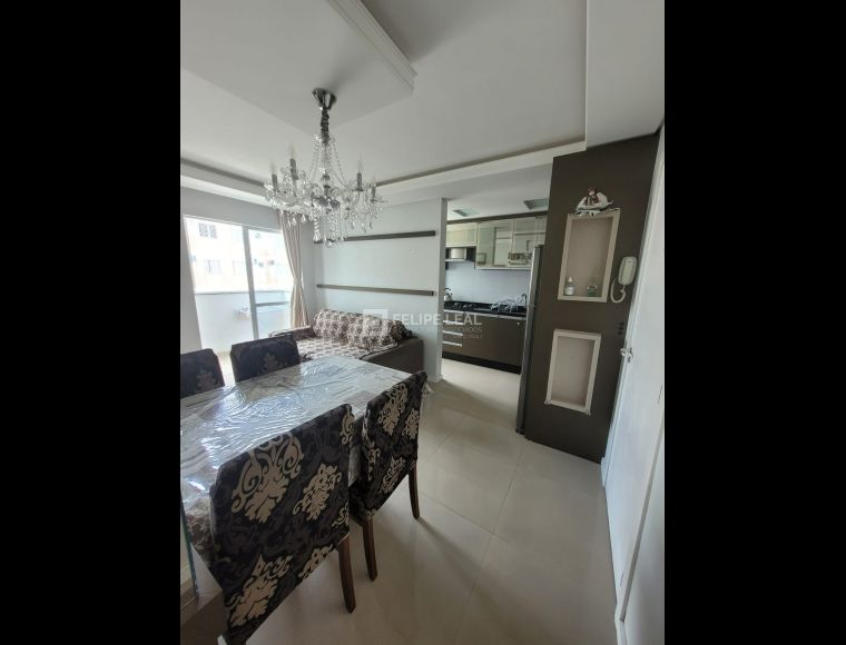 Apartamento no Bairro Canasvieiras em Florianópolis com 2 Dormitórios e 62 m² - 20819