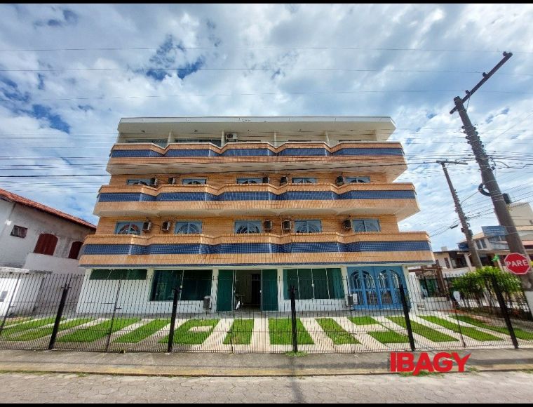 Apartamento no Bairro Canasvieiras em Florianópolis com 1 Dormitórios e 27 m² - 123436