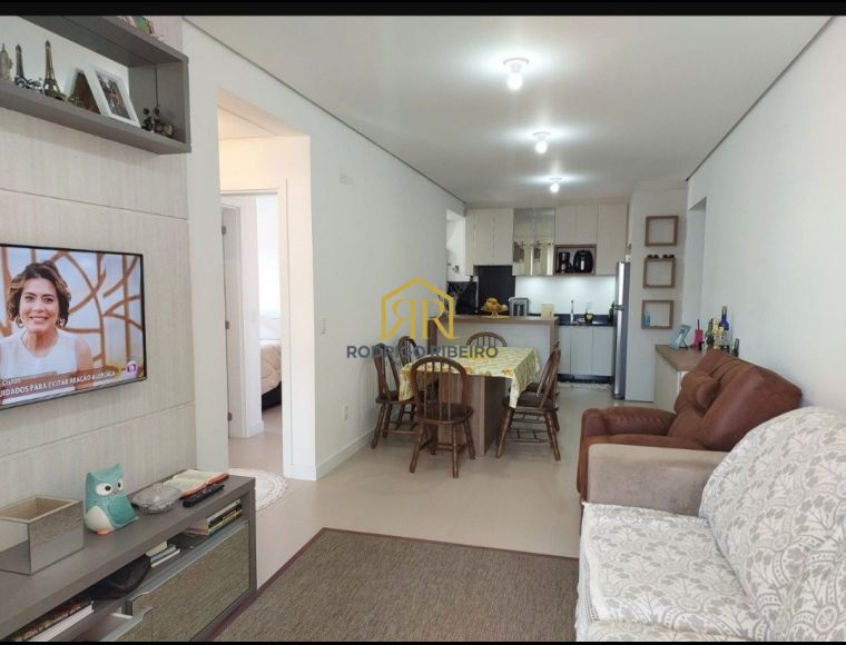 Apartamento no Bairro Canasvieiras em Florianópolis com 2 Dormitórios (2 suítes) - A2449