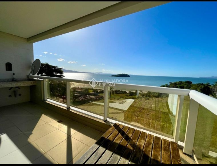 Apartamento no Bairro Canasvieiras em Florianópolis com 3 Dormitórios (1 suíte) - 688071