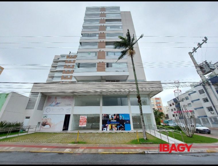 Apartamento no Bairro Canto em Florianópolis com 2 Dormitórios (2 suítes) e 95.61 m² - 114051