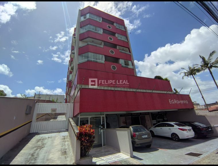 Apartamento no Bairro Capoeiras em Florianópolis com 2 Dormitórios (1 suíte) e 64 m² - 20953