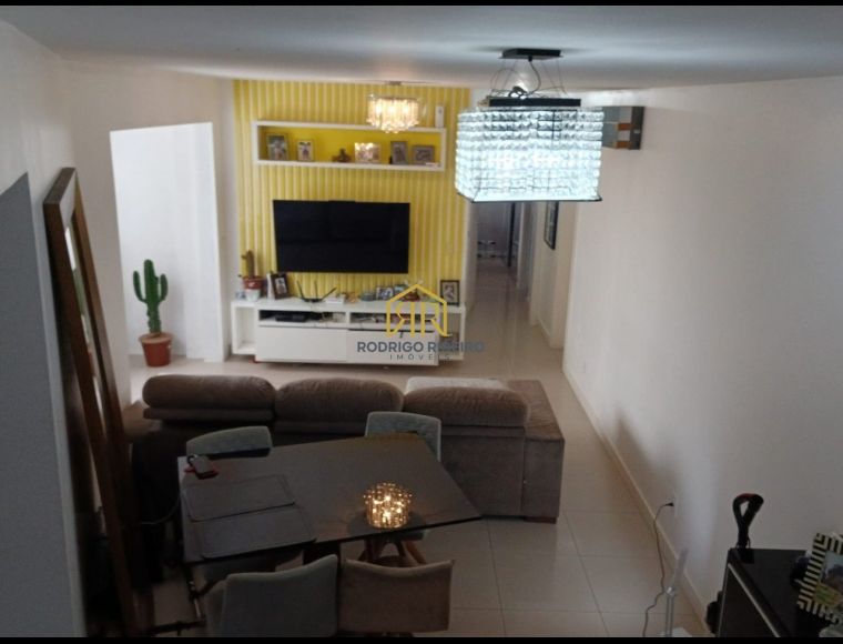 Apartamento no Bairro Capoeiras em Florianópolis com 2 Dormitórios (1 suíte) - A2382
