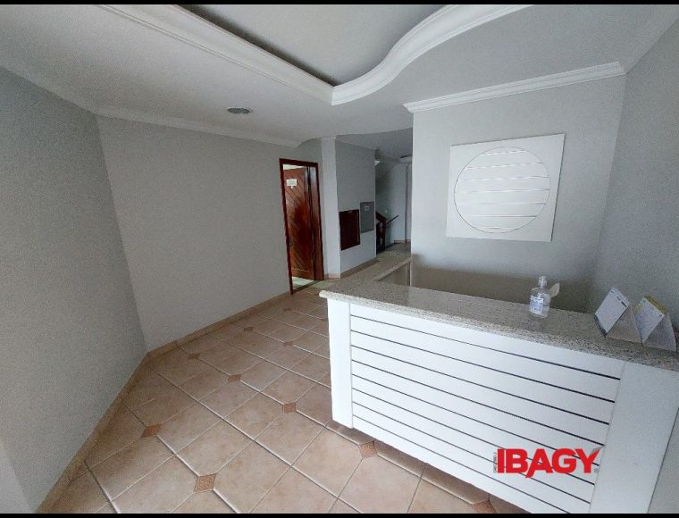 Apartamento no Bairro Capoeiras em Florianópolis com 3 Dormitórios (1 suíte) e 107.1 m² - 100582