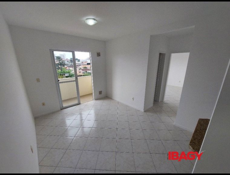 Apartamento no Bairro Capoeiras em Florianópolis com 1 Dormitórios e 45.16 m² - 88600