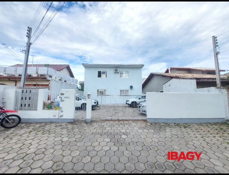 Apartamento no Bairro Carianos em Florianópolis com 1 Dormitórios e 29.45 m² - 111336