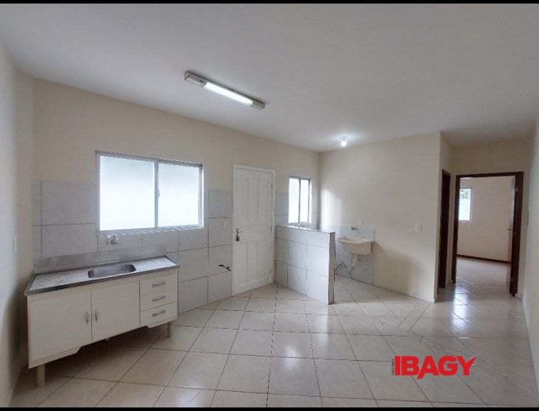 Apartamento no Bairro Carianos em Florianópolis com 1 Dormitórios e 29.45 m² - 111336