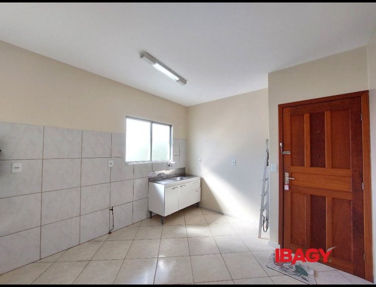 Apartamento no Bairro Carianos em Florianópolis com 1 Dormitórios e 29.26 m² - 105152