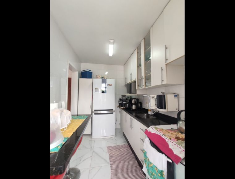 Apartamento no Bairro Carvoeira em Florianópolis com 1 Dormitórios - A1056