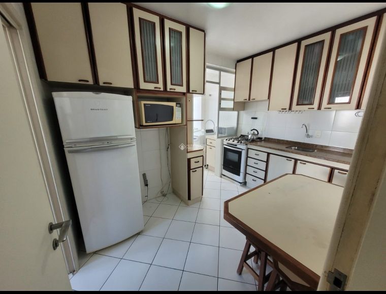 Apartamento no Bairro Carvoeira em Florianópolis com 3 Dormitórios (1 suíte) - 432060