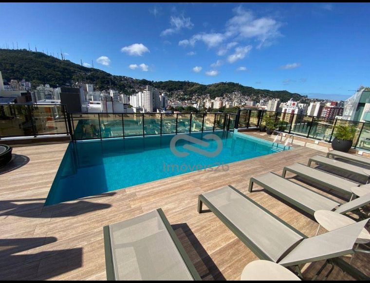 Apartamento no Bairro Centro em Florianópolis com 3 Dormitórios (3 suítes) e 154 m² - AP1088