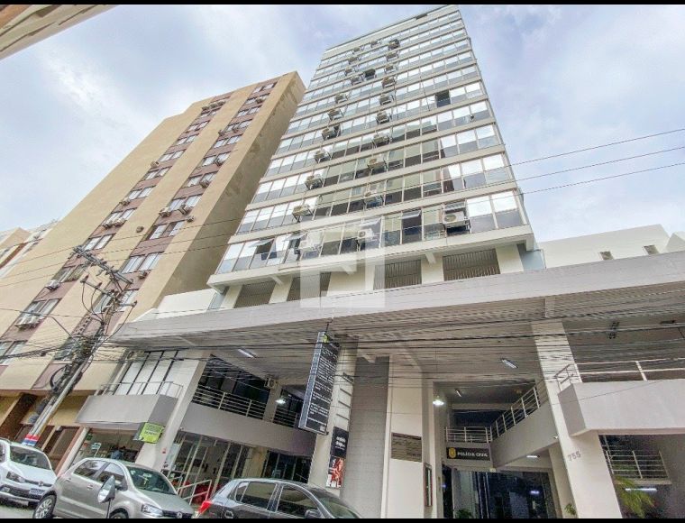 Apartamento no Bairro Centro em Florianópolis com 3 Dormitórios (1 suíte) e 106 m² - 4631
