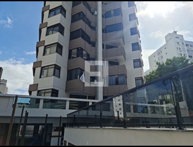 Apartamento no Bairro Centro em Florianópolis com 4 Dormitórios (3 suítes) e 156 m² - 16525