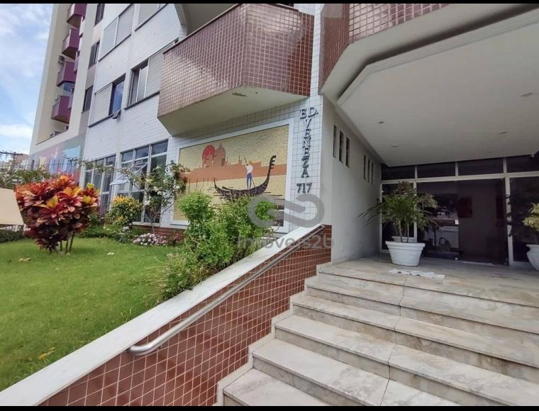 Apartamento no Bairro Centro em Florianópolis com 3 Dormitórios (1 suíte) e 125 m² - AP1127