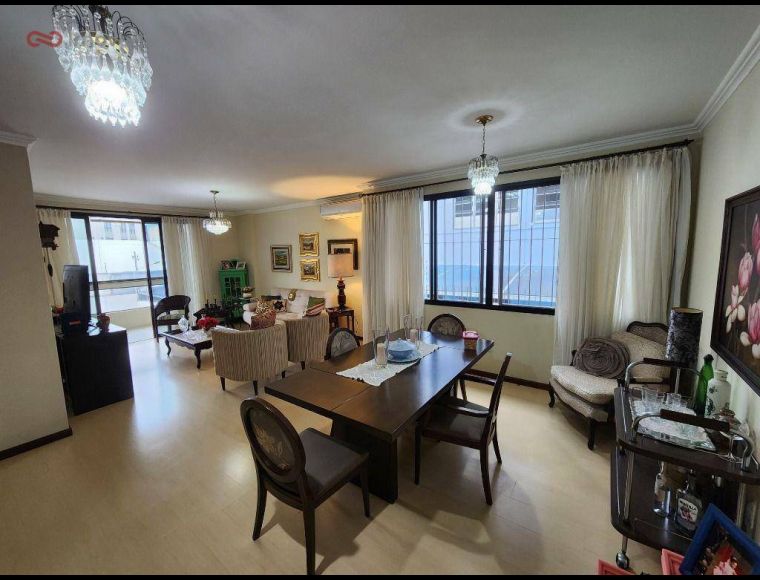 Apartamento no Bairro Centro em Florianópolis com 4 Dormitórios (1 suíte) e 146 m² - AP1192