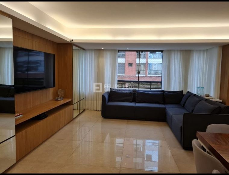 Apartamento no Bairro Centro em Florianópolis com 3 Dormitórios (1 suíte) e 110 m² - 20216