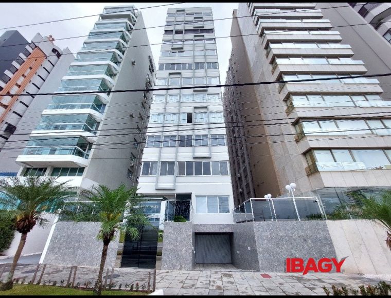 Apartamento no Bairro Centro em Florianópolis com 3 Dormitórios (1 suíte) e 211.48 m² - 121087