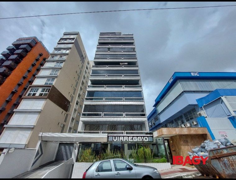 Apartamento no Bairro Centro em Florianópolis com 4 Dormitórios (1 suíte) e 146.82 m² - 121785