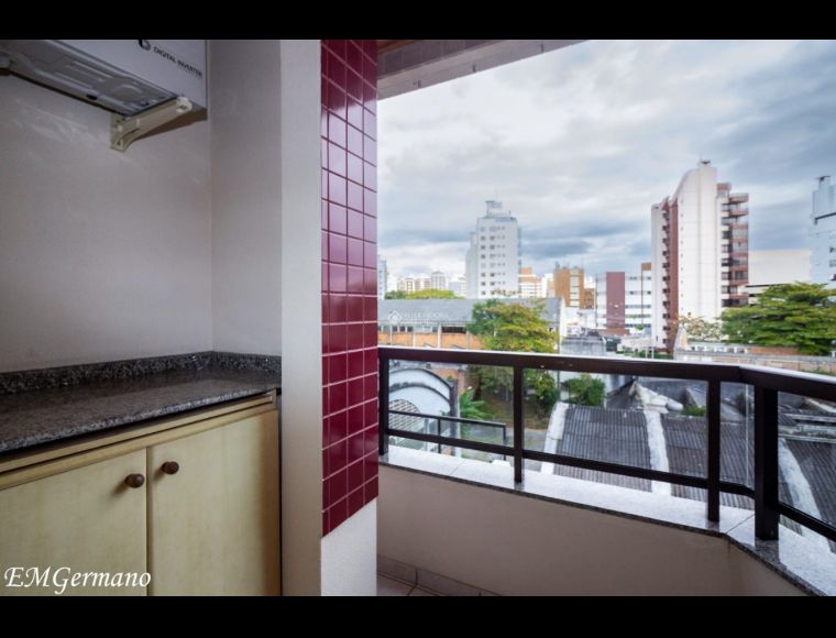 Apartamento no Bairro Centro em Florianópolis com 2 Dormitórios (1 suíte) - 439521