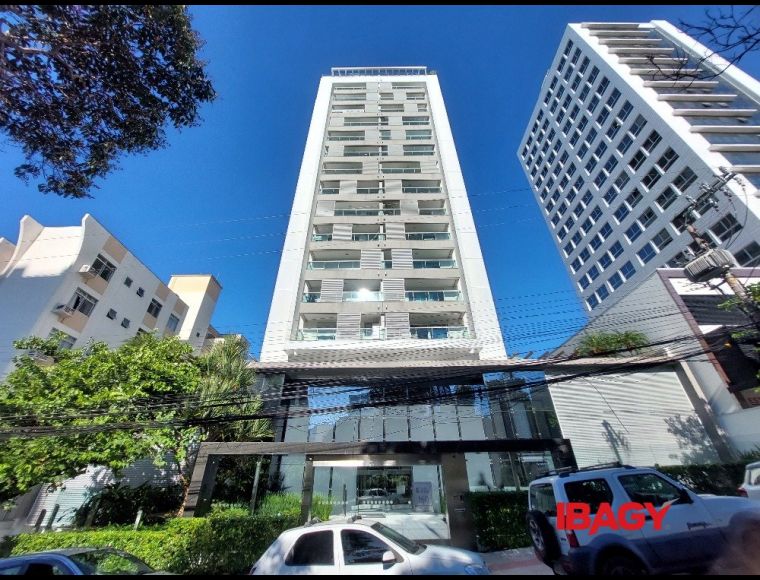 Apartamento no Bairro Centro em Florianópolis com 2 Dormitórios (2 suítes) e 55 m² - 123072