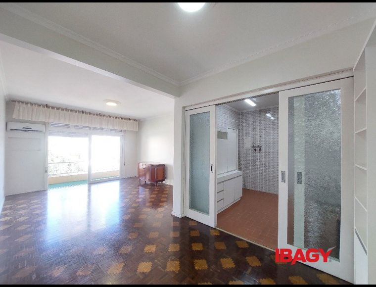 Apartamento no Bairro Centro em Florianópolis com 4 Dormitórios (2 suítes) e 113.18 m² - 123114