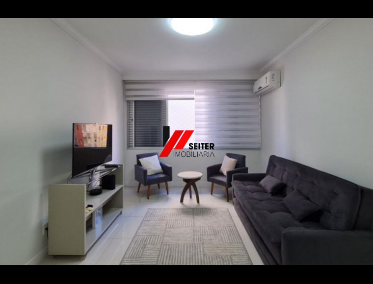 Apartamento no Bairro Centro em Florianópolis com 3 Dormitórios (1 suíte) e 117 m² - AP02753L