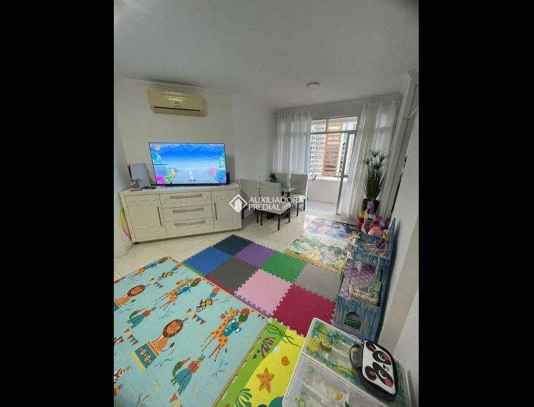 Apartamento no Bairro Centro em Florianópolis com 2 Dormitórios - 473051