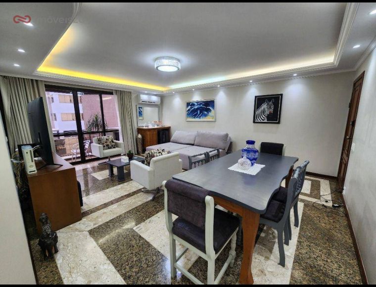 Apartamento no Bairro Centro em Florianópolis com 3 Dormitórios (3 suítes) e 140 m² - AP1269