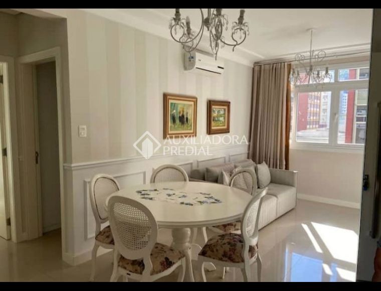 Apartamento no Bairro Centro em Florianópolis com 2 Dormitórios - 474617
