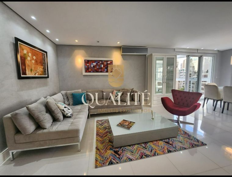 Apartamento no Bairro Centro em Florianópolis com 3 Dormitórios (2 suítes) - RMX2405