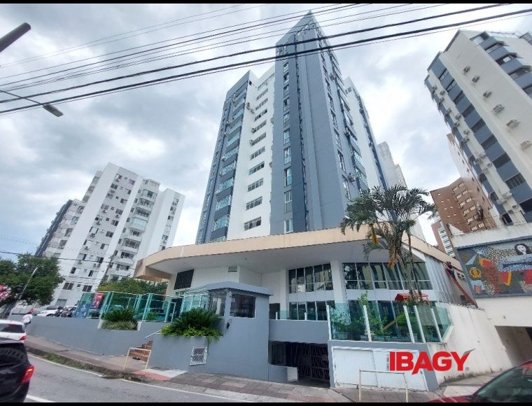 Apartamento no Bairro Centro em Florianópolis com 3 Dormitórios (1 suíte) e 90 m² - 98770
