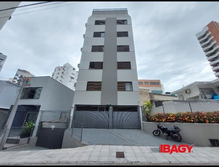 Apartamento no Bairro Centro em Florianópolis com 3 Dormitórios (1 suíte) e 221 m² - 114250