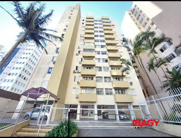 Apartamento no Bairro Centro em Florianópolis com 1 Dormitórios (1 suíte) e 48 m² - 114814