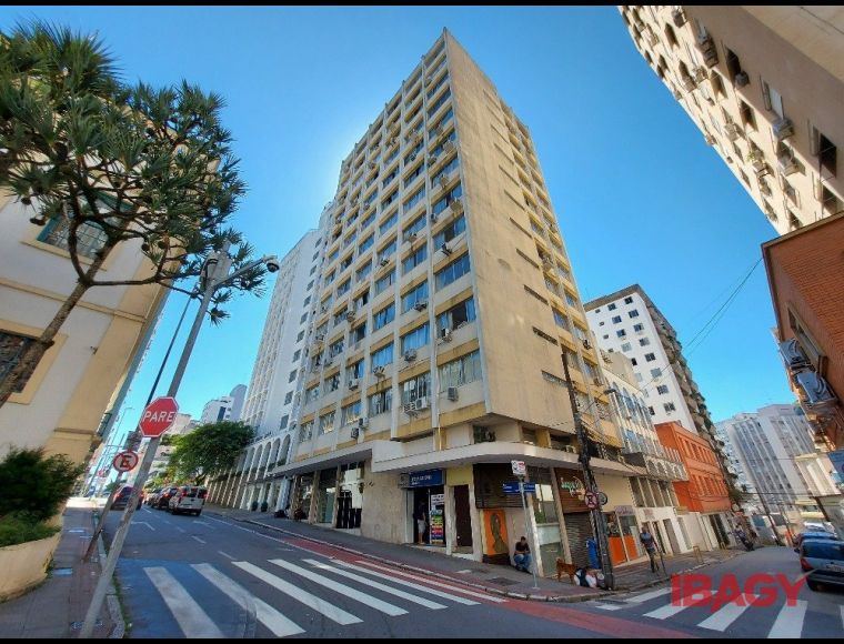 Apartamento no Bairro Centro em Florianópolis com 1 Dormitórios e 44.92 m² - 114941