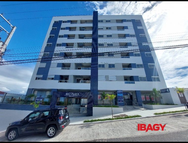 Apartamento no Bairro Coloninha em Florianópolis com 2 Dormitórios (1 suíte) e 71.2 m² - 122357