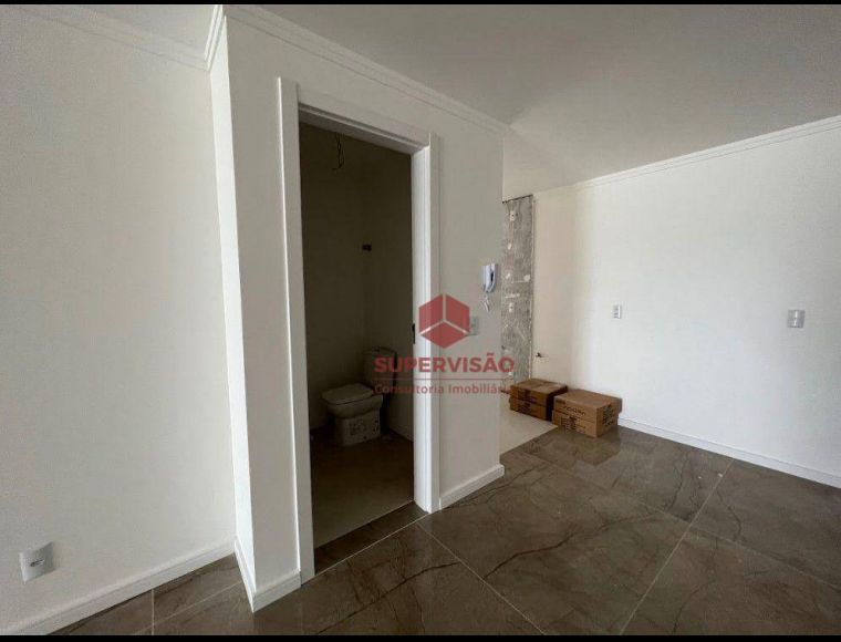 Apartamento no Bairro Coqueiros em Florianópolis com 3 Dormitórios (3 suítes) e 124 m² - AP2326