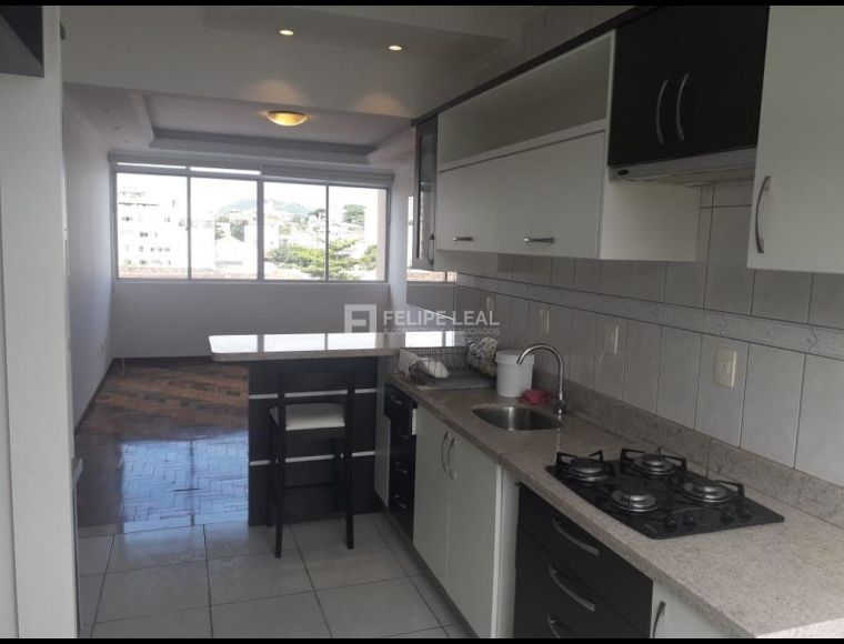 Apartamento no Bairro Coqueiros em Florianópolis com 2 Dormitórios (1 suíte) e 63 m² - 20349