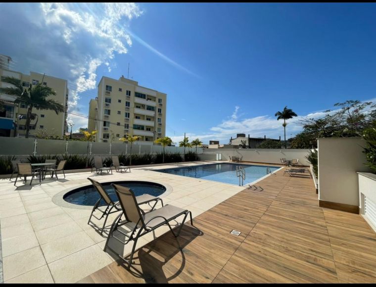 Apartamento no Bairro Córrego Grande em Florianópolis com 4 Dormitórios (1 suíte) - A4018