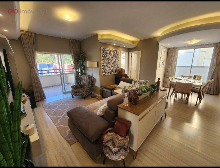 Apartamento no Bairro Córrego Grande em Florianópolis com 4 Dormitórios (1 suíte) e 225 m² - CO0150