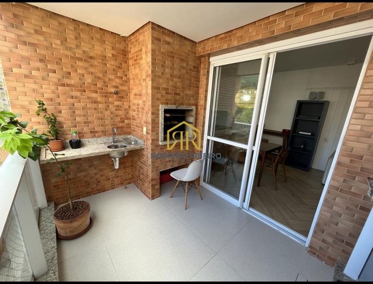 Apartamento no Bairro Córrego Grande em Florianópolis com 3 Dormitórios (1 suíte) - A3290