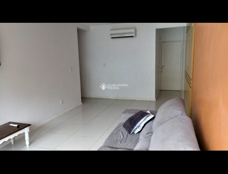 Apartamento no Bairro Córrego Grande em Florianópolis com 3 Dormitórios (1 suíte) - 401169