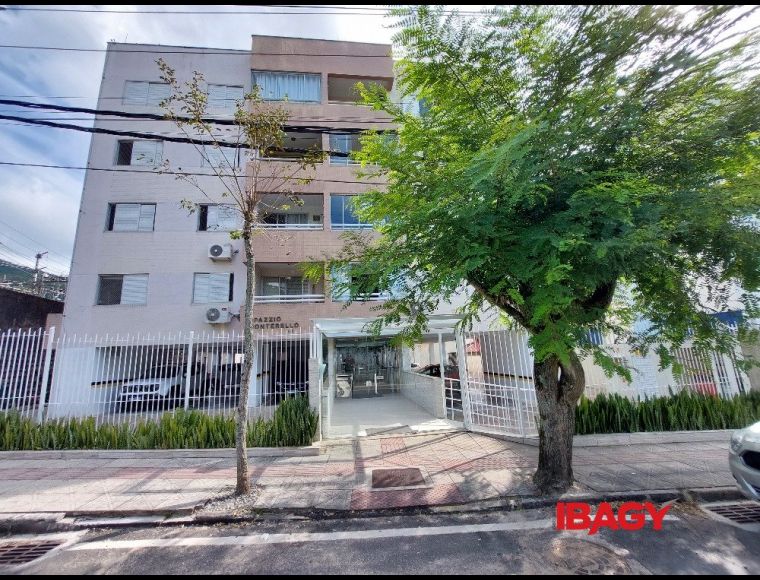 Apartamento no Bairro Córrego Grande em Florianópolis com 3 Dormitórios (1 suíte) e 75 m² - 120803