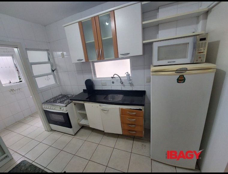 Apartamento no Bairro Córrego Grande em Florianópolis com 3 Dormitórios (1 suíte) e 96 m² - 122805