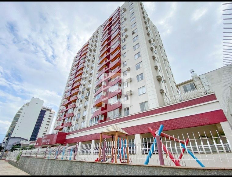 Apartamento no Bairro Estreito em Florianópolis com 3 Dormitórios (2 suítes) e 348 m² - 3856